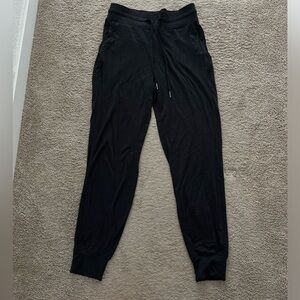 Lululemon joggers size 6